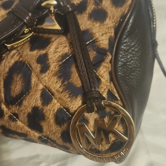 Michael Kors Leopard Cheetah Print Calfskin Tote Bag AV106 - Picture 10 of 13